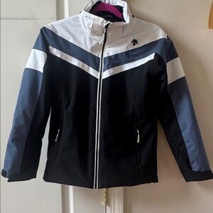 Descente Ski Jacket Black and Blue with Chevron Design. 10